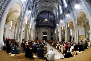 La nef - l'orgue au fond © Ville de Clichy