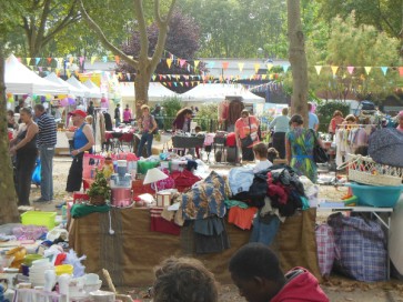 Brocante organisée par l'Office de Tourisme de Clichy-la-Garenne